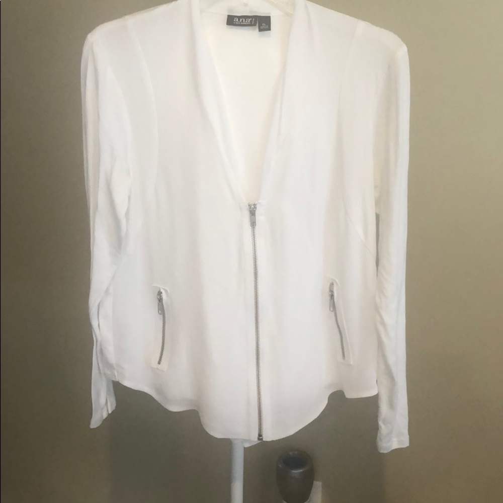 Women’s long sleeve shirt.